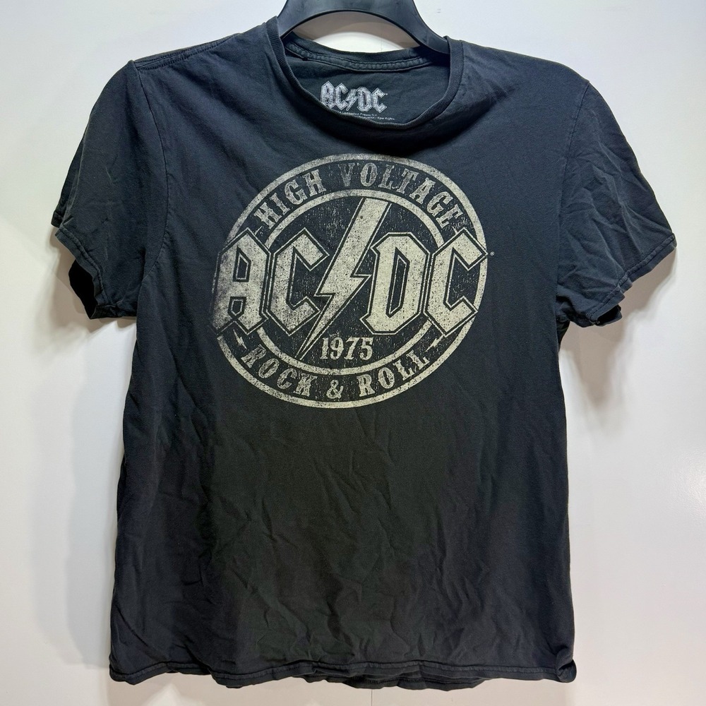 AC/DC High Voltage Rock & Roll 1975 Retro Distressed T-Shirt‎ Women's Black Flaw